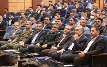 
نظم و وفای به عهد ضامن بقای مسئولین استان است




