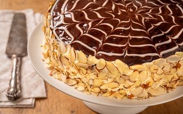 طرز تهیه کیک پای کرم دار خوشمزه و مجلسی

