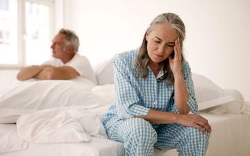آیا یائسگی بر میل جنسی تاثیر می گذارد؟