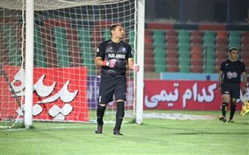 دروازه بان باتجربه پارس، غایب دیدار با ماشین