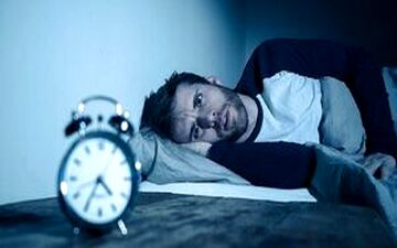 
چرا بعد از خوابیدن باز احساس خستگی داریم؟