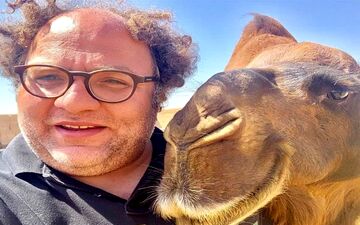دعوای علی کریمی و‌ مستر تیستر بالا گرفت + تصویر