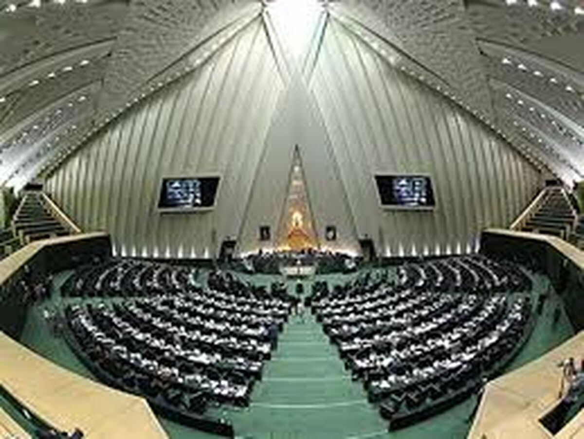 اولین واکنش مجلسی‌ها به ورود هواپیمای ایرباس ای۳۲۱ به ایران بعد از لغو تحریم‌ها 