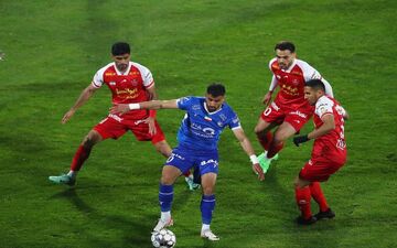 حذف یک امتیاز برتری استقلال نسبت به پرسپولیس؛ جدال برای قهرمانی داغ‌تر شد!