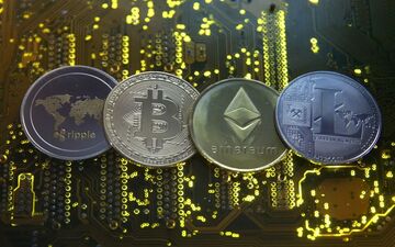ورق در بازار رمزارز برگشت | آخرین وضعیت قیمت بیتکوین و اتریوم امروز چهارشنبه