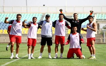 تمرینات پرسپولیس برای بازی با چادرملو؛ کاپیتان همچنان دور از تمرینات گروهی
