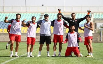 تمرینات پرسپولیس برای بازی با چادرملو؛ کاپیتان همچنان دور از تمرینات گروهی
