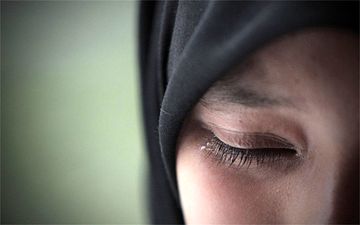 دوست صمیمی شوهرم به من نظر داشت/ اینقدر تو گوشم خوند تا طلاق گرفتم و با او ازدواج کردم!