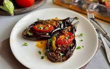 طرز تهیه بادمجان شکم پر!