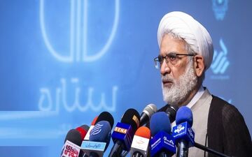 کشور باید با درآمدهای مالیاتی اداره شود