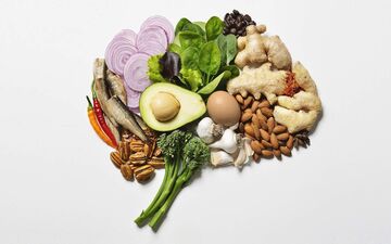 برای جلوگیری از کوچک شدن مغز این خوراکی ها را هر روز بخورید