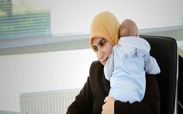توصیه به مادران شاغل برای تغذیه نوزاد با شیر انحصاری مادر