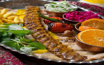 طرز تهیه کباب کوبیده آبدار رستورانی خوشمزه و مجلسی در خانه