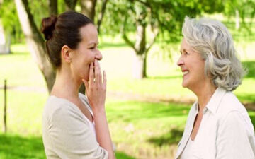  برای جذب مادرشوهر چه کنیم؟ | با این قوانین طلایی مادرشوهرت رو جادو کن!