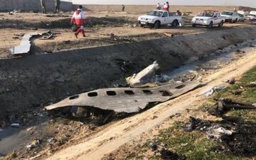 چراغ صحنه به احترام جان‌باختگان سانحه هوایی خاموش می‌شود
