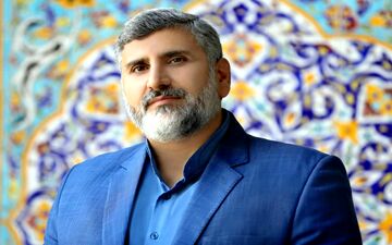 فیض روح‌القدوس ار باز مدد فرماید