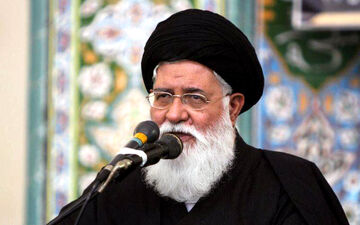تکذیب جابجایی امام جمعه مشهد؛ شایعات مجازی، بازی با حساسیت‌ها