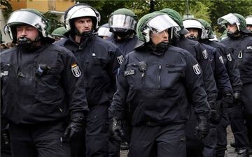 اخراج ۲۲۰ پلیس آلمانی به دلیل شرکت در پارتی