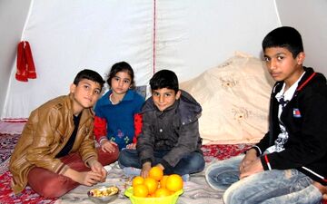  امید به زندگی در نگاه های چله نشینان زلزله زده کرمانشاه