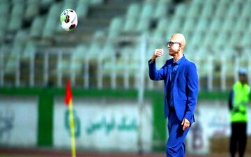 مربی جدید سپاهان مشکلی برای همراهی تیم در هفته اول نداشت