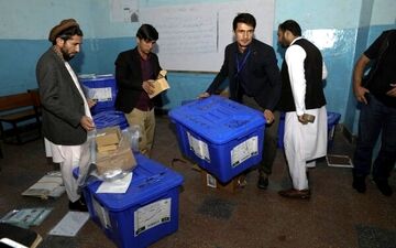 وزرای کشور و دفاع افغانستان انتخابات امروز را موفقیت‌آمیز خواندند