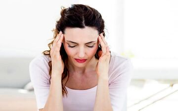 چگونه میگرن را با داروهای طبیعی کنترل کنیم؟