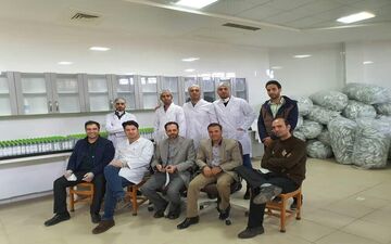 رونمایی از تولید انبوه محلول ضدعفونی دست "رازاستریل" 