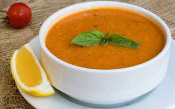طرز تهیه سوپ جو پرک؛ گرم و آرامش‌بخش