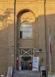 گزارش تصویری گردهمایی بزرگ دانش آموزان دبیرستان تاریخی ابن سینا در همدان