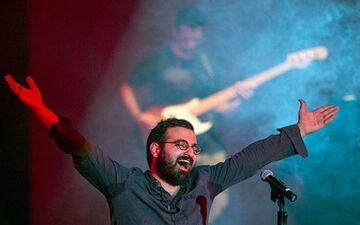 امشب کدام خواننده ها به روی استیج می روند 
