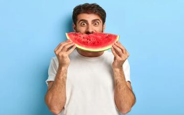 بهبود عملکرد جنسی مردان با یک میوه تابستانی خوشمزه/ نعوظ قوی‌تر و قوای جنسی بیشتر با این میوه تابستانی