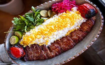 کباب برگ؛ غذای اصیل ایرانی برای مهمانی‌های رسمی