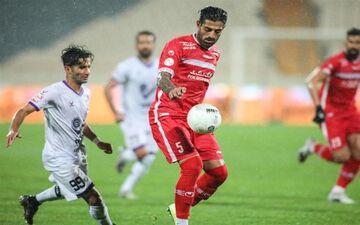 تصمیم مهم بازیکن پرسپولیس/ مدافع سرخ ها جدا می شود؟