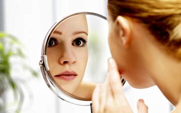 چه کسانی دچار آکنه استرس می‌شوند؟