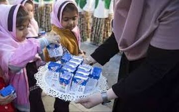 
این دانش‌آموزان شیر رایگان دریافت می‌کنند؛ اجرای طرح با دستور معاون اول رئیس‌جمهوری 