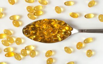 بهترین زمان و روش مصرف روغن ماهی برای جذب بیشتر امگا-۳