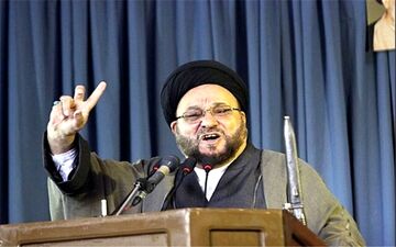 امام جمعه موقت اصفهان: التماس به آمریکا و اروپا چیزی جز ذلت ندارد