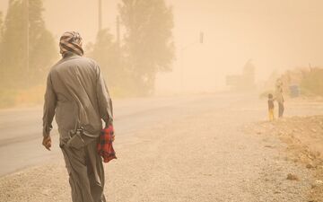 طوفان لحظه‌ای با سرعت ۹۷ کیلومتر بر ساعت خاش را درنوردید