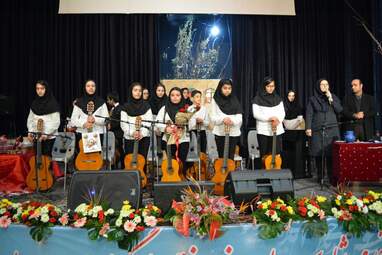 عصر شعر به بلندای یلدا باحضور پروفسور میرجلاالدین کزازی استاد ادبیات پارسی ایران زمین و با همکاری اداره کل فرهنگ و ارشاد اسلامی استان کرمانشاه 