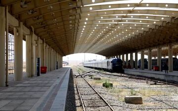 ورود همزمان ۴ قطار اربعینی به کرمانشاه؛ آغاز موج ریلی زائران حسینی
 



