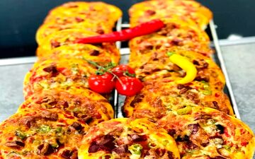 دستور تهیه مینی پیتزای تابه‌ای| ساده، فوری و فوق العاده خوشمزه!