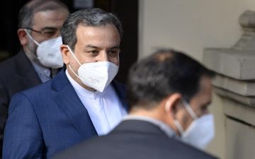 هیات مذاکره ‌کننده ایرانی وارد وین شد