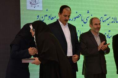 تجلیل از روسای هیأت‌های ورزشی استان کرمانشاه امروز نهم خرداد با حضور ارسلان حسینی مدیرکل و معاونین ستادی ورزش و جوانان استان کرمانشاه در سالن آمفی‌تئاتر ولیعصر(عج) این اداره انجام شد.