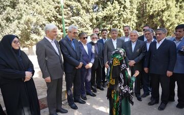 وزیر میراث فرهنگی وارد لرستان شد