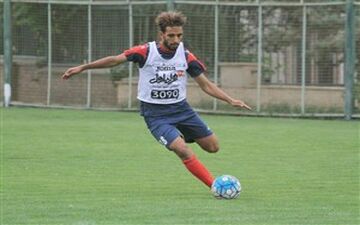 بلاتکلیفی مهاجم جوان پرسپولیس / از اینجا رانده از آن جا مانده!