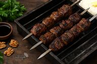 طرز تهیه کباب ترش گیلانی؛ طعمی ترش، لذیذ و کاملاً شمالی
