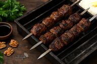 طرز تهیه کباب ترش گیلانی؛ طعمی ترش، لذیذ و کاملاً شمالی