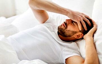 کم‌خوابی باعث ریزش مو و کچلی می‌شود؟