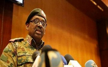 رویترز: وزیر دفاع سودان فوت کرد
