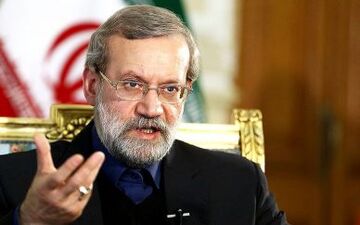  لاریجانی: آمریکا در منطق مسابقه تسلیحاتی به راه انداخته است 